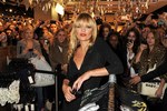 ケイト モスが来店！ケイト モス トップショップ（Kate Moss TOPSHOP）のファイナルコレクション発売イベント in ロンドン｜写真1