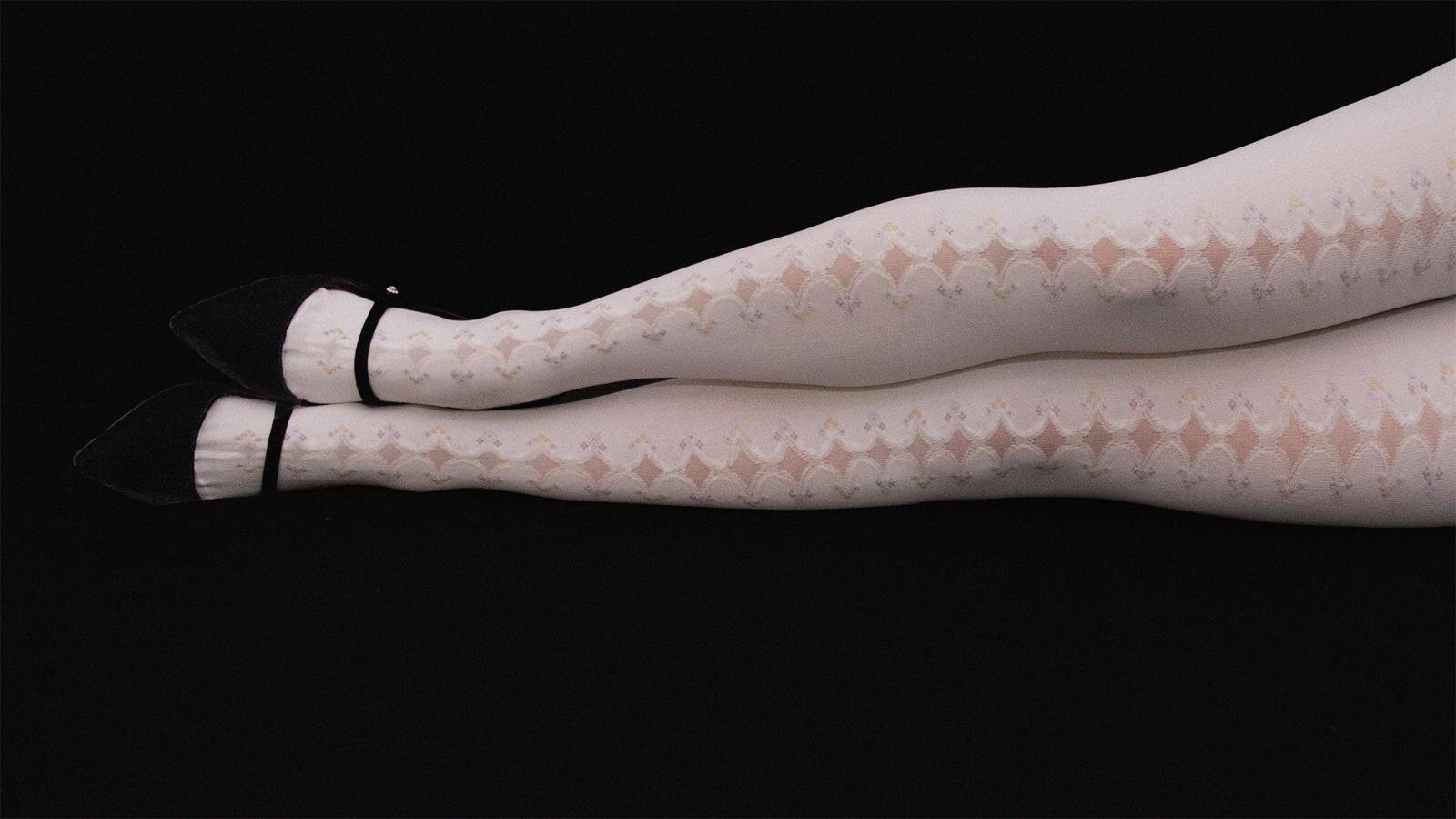 Leia Tights ブラック、グレー、ホワイト、アイボリー 各5,500円