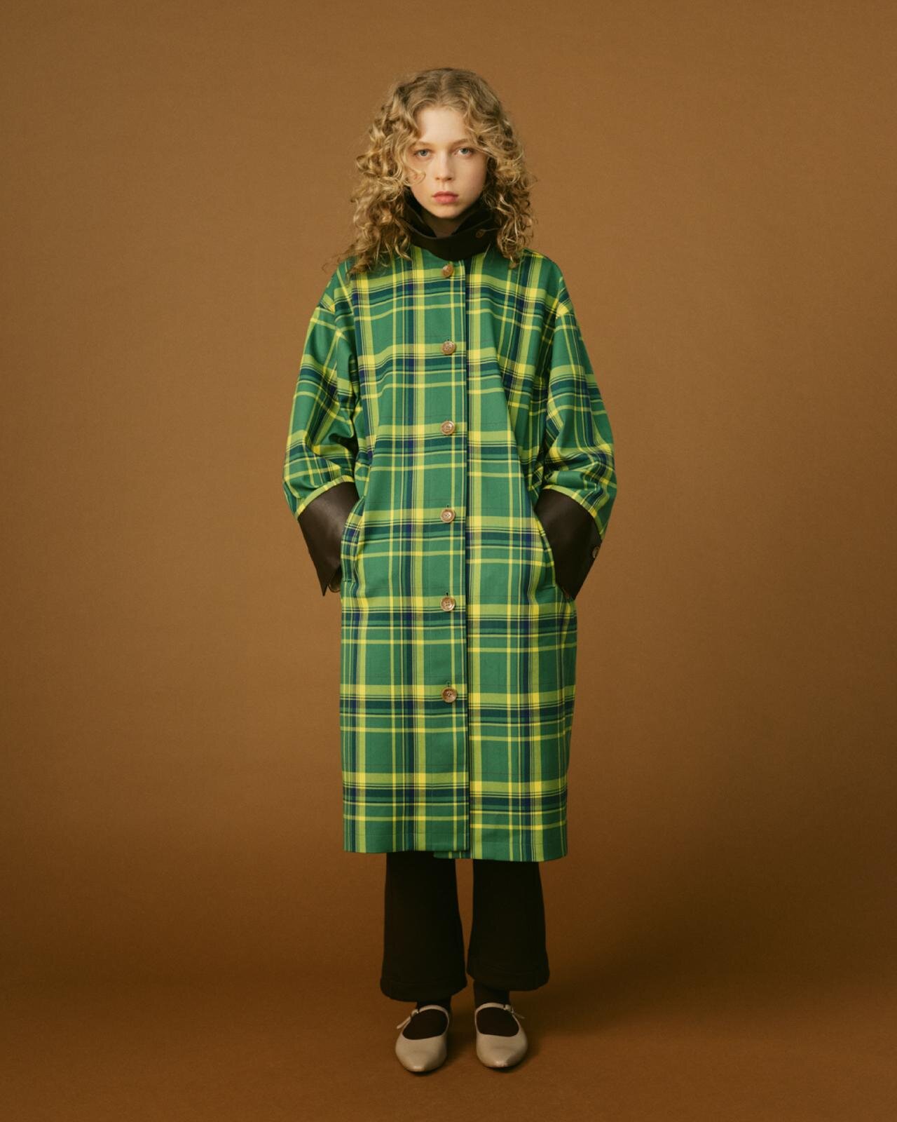 へリン ドット サイ 2025-26年秋冬｜ ステンカラーコート