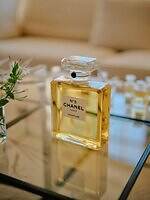 【保存版】シャネル N°5とは？“花からフレグランス”になるまで、歴史・製品の選び方Q&Aも｜写真8