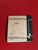 【保存版】シャネル N°5とは？“花からフレグランス”になるまで、歴史・製品の選び方Q&Aも｜写真19