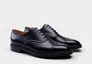 ジョンロブ“ボリュームを演出するステッチ”オックスフォードシューズ＆バックル付きブーツ｜写真1