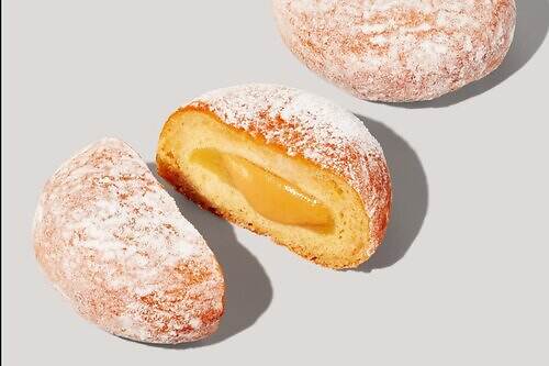 スターバックス25年秋スイーツ、“スイートポテト風味”のマラサダ＆シナモン香るパンプキンスコーン