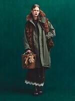 ミュベール25年秋冬、“リス”主役のスカーフ柄カーディガン＆花柄ファーベスト付きコートなど｜写真1