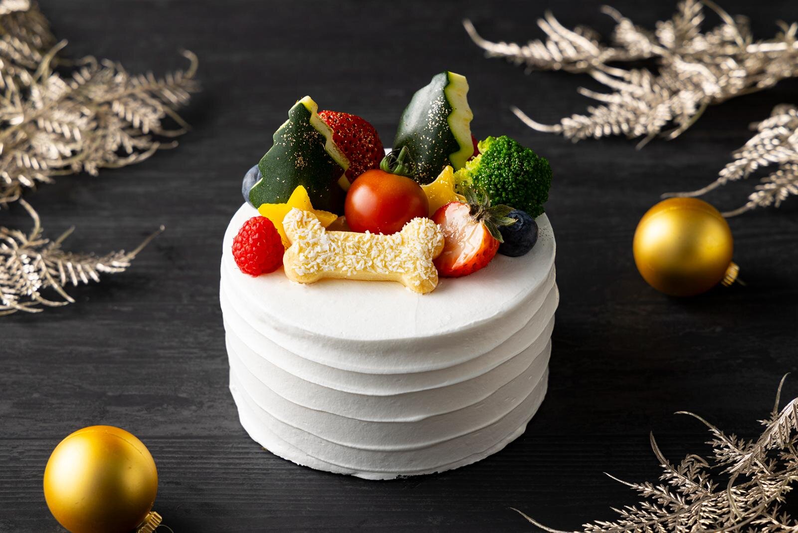 コンラッド東京“ホワイトクリスマス”着想苺×ピスタチオムース、ベリー溢れるギフトボックス型ケーキも｜写真7