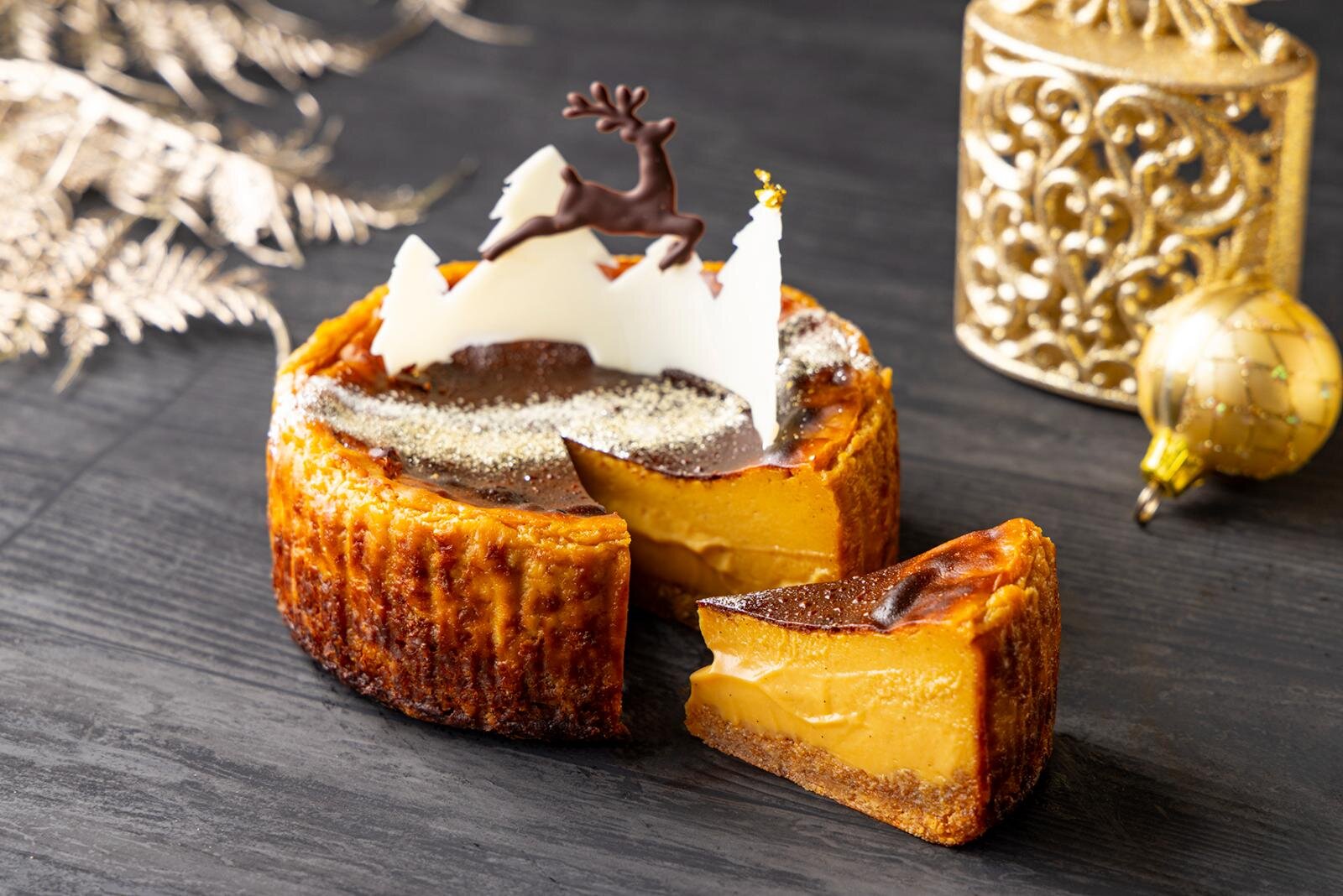 コンラッド東京“ホワイトクリスマス”着想苺×ピスタチオムース、ベリー溢れるギフトボックス型ケーキも｜写真6