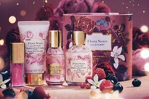 フローラノーティス ジルスチュアート25年クリスマスコフレ、ラズベリーローズ＆バニラ香るフレグランス