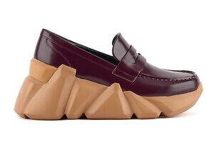 ユナイテッド ヌード25年秋冬"椅子の脚ヒール”ブーティー＆バイカラーローファーに「自然」着想の新色