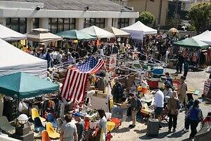 東海エリア最大級の蚤の市「名古屋アンティークマーケット」雑貨や古着、フードが150店舗以上集結｜写真1