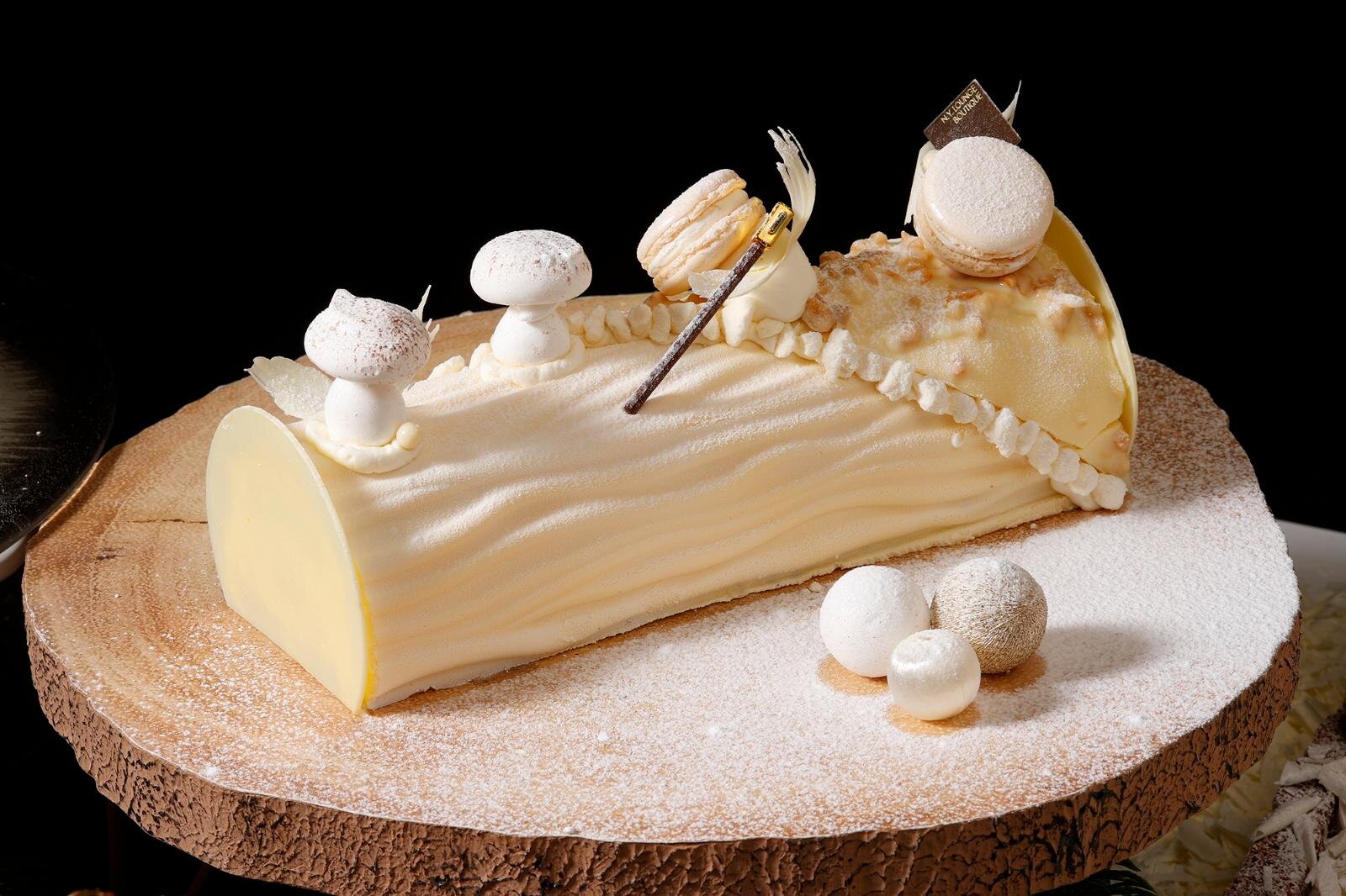 ホテル インターコンチネンタル 東京ベイ25年クリスマス、“サンタ帽”被る真紅のチョコケーキなど｜写真4