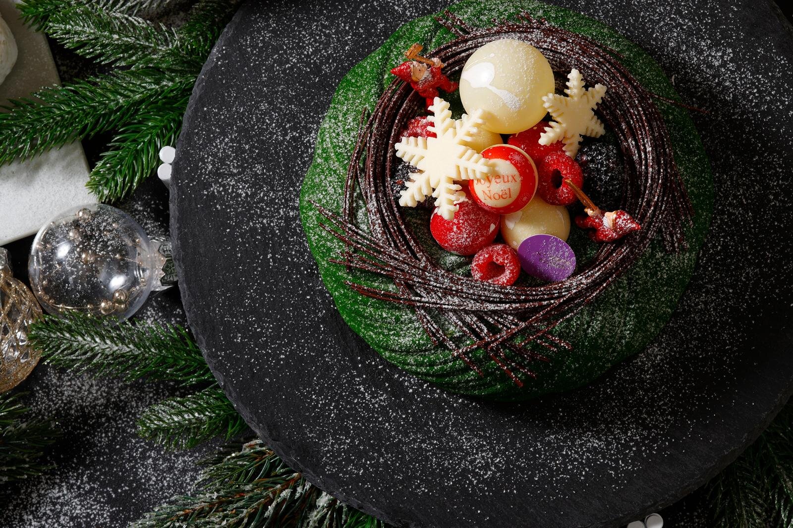 ホテル インターコンチネンタル 東京ベイ25年クリスマス、“サンタ帽”被る真紅のチョコケーキなど｜写真5
