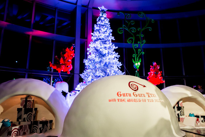 ティム・バートンのツリー＆カフェが出現！「天空のクリスマス」六本木ヒルズ展望台で開催  | 写真