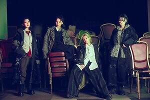 グラウンド ワイ×劇場版『チェンソーマン レゼ篇』“爆発”ツイードのジャケットやチェンソーの刃ピアス