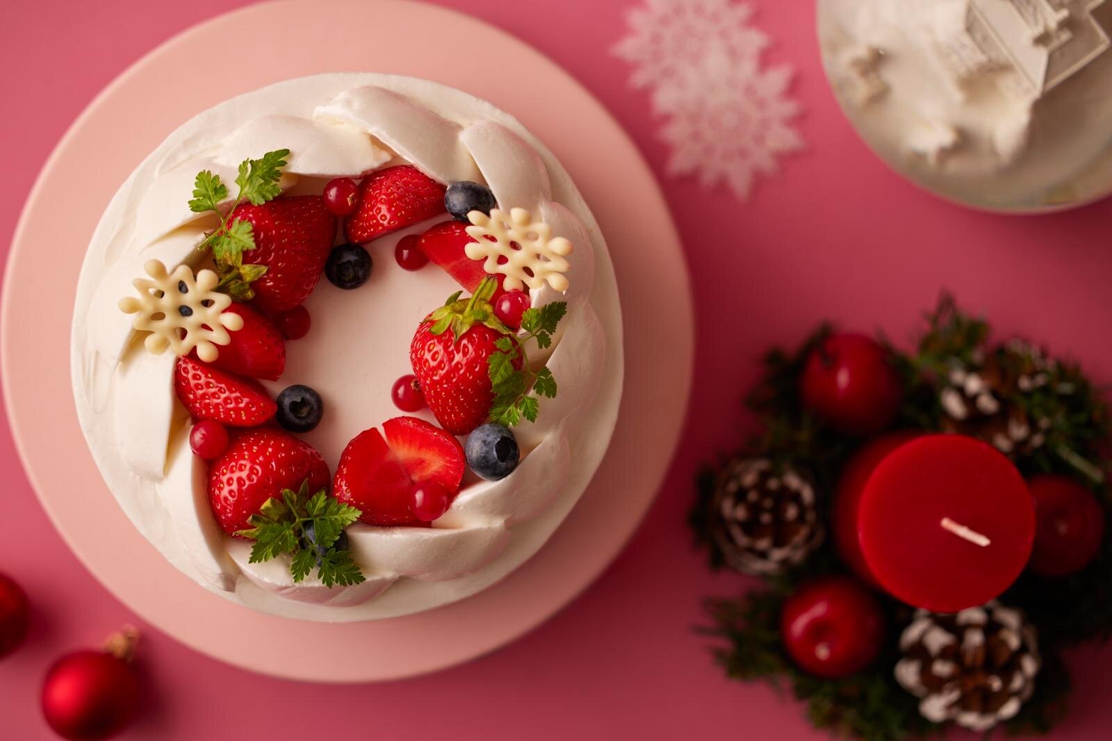 「クリスマス生デコレーションケーキ」4,200円(直径12cm)/5,200円(直径15cm)/6,200円(直径18cm) 