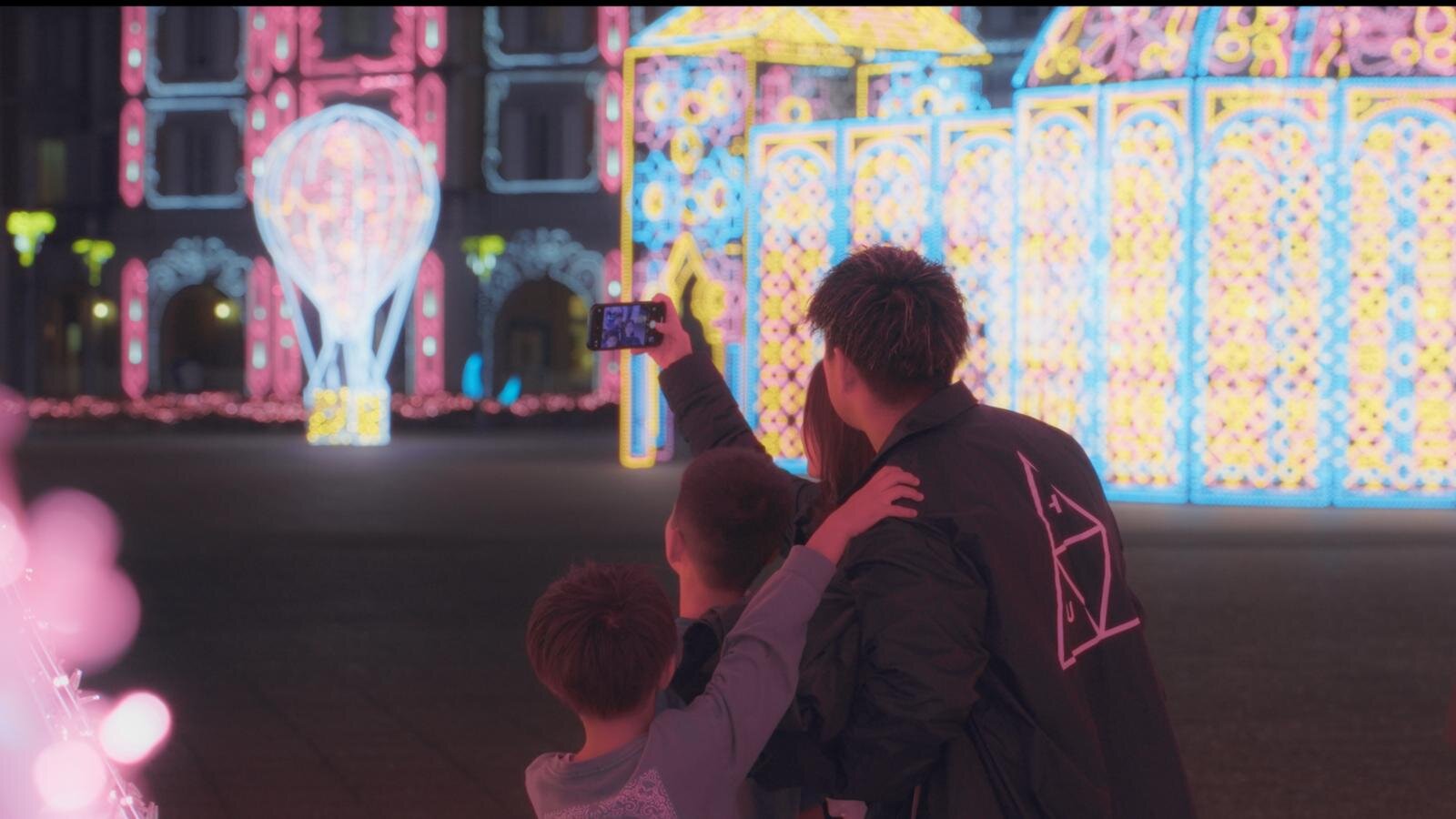 光の祭典「神戸イルミナージュ」ピンクに輝く宮殿イルミネーション＆ハート型トンネル｜写真19