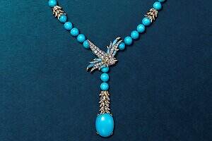 ティファニー“羽ばたく鳥＆羽”モチーフのダイヤモンドジュエリー、ターコイズ連なるネックレスも