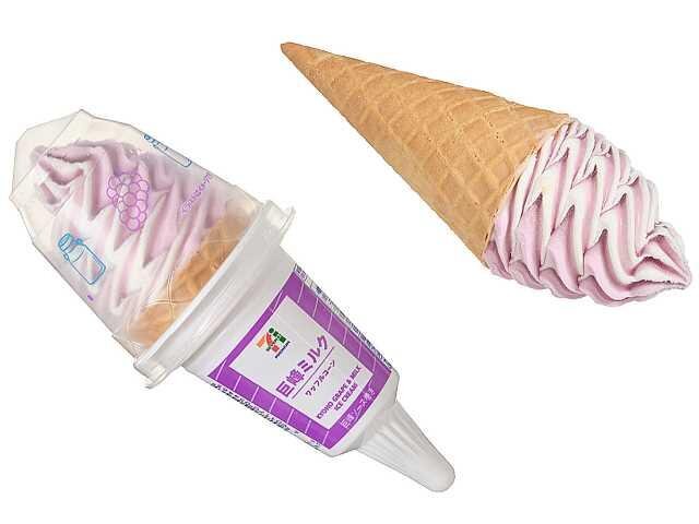 セブン-イレブン秋限定「巨峰ミルク」のワッフルコーンアイス、コク深リッチミルクアイス×巨峰ソース｜写真3