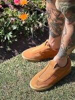 エンジニアド ガーメンツ×ゴーラのスニーカー、上質レザーアッパーのスリッポン仕様｜写真13