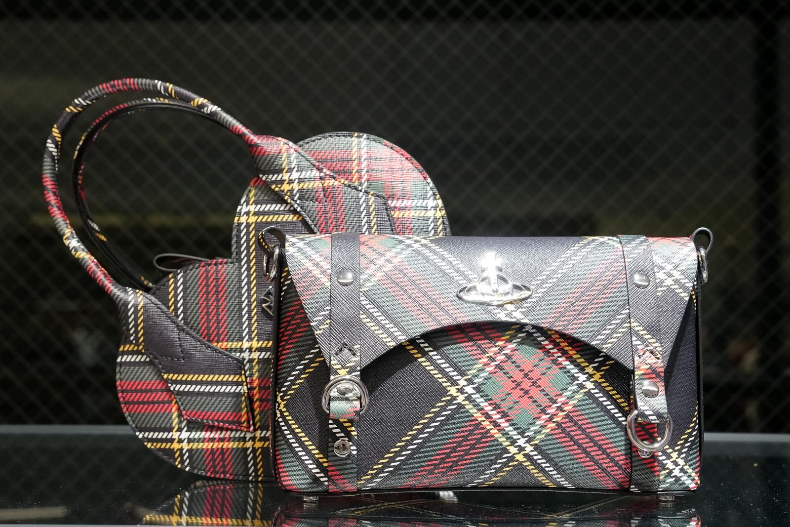 タグ付き☆未使用☆ヴィヴィアン ウエストウッド☆変形☆スカート☆バード☆青い鳥 Vivienne Westwood（ヴィヴィアンウエストウッド）の「TARTAN