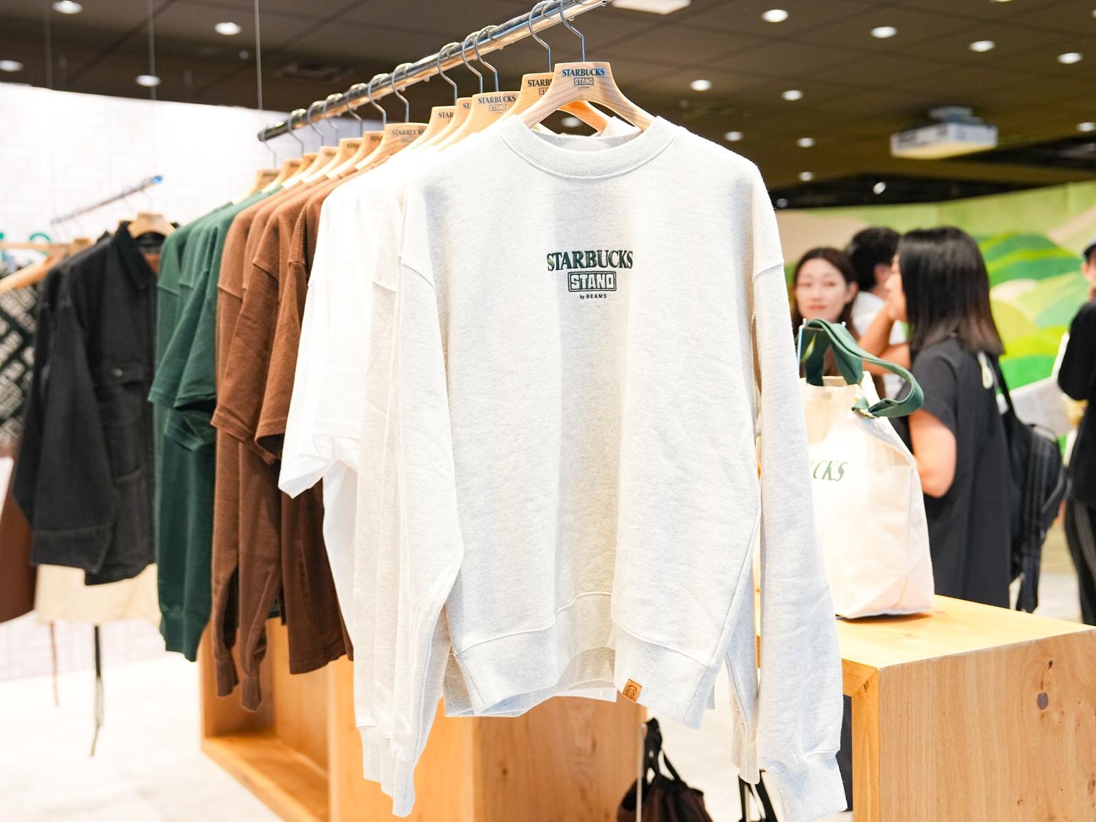 ロゴ クルースウェット 17,600円