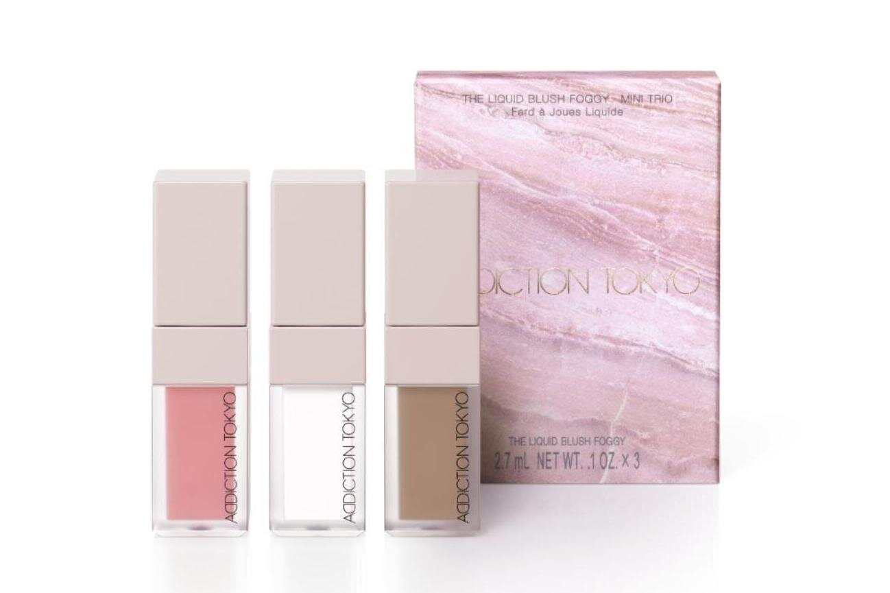 アディクション25年クリスマスコフレ“つるんと立体肌”導くチークセット、ローズピンクorコーラルピーチ