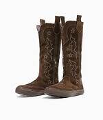 人気ブランドレディースブーツ【2025年秋冬】歩きやすい本革ショートブーツやあったかムートン｜写真11