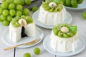 マーサー ビス、瑞々しいシャインマスカット＆モンブラン仕立ての秋限定シフォンケーキ｜写真2