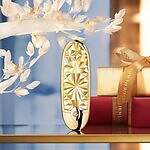 ゲラン25年クリスマスコスメ、“煌めく星々の折り紙風パケ”の4色アイパレ＆星型パール入り人気パウダー｜写真5