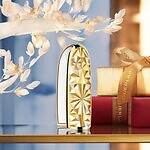 ゲラン25年クリスマスコスメ、“煌めく星々の折り紙風パケ”の4色アイパレ＆星型パール入り人気パウダー｜写真4