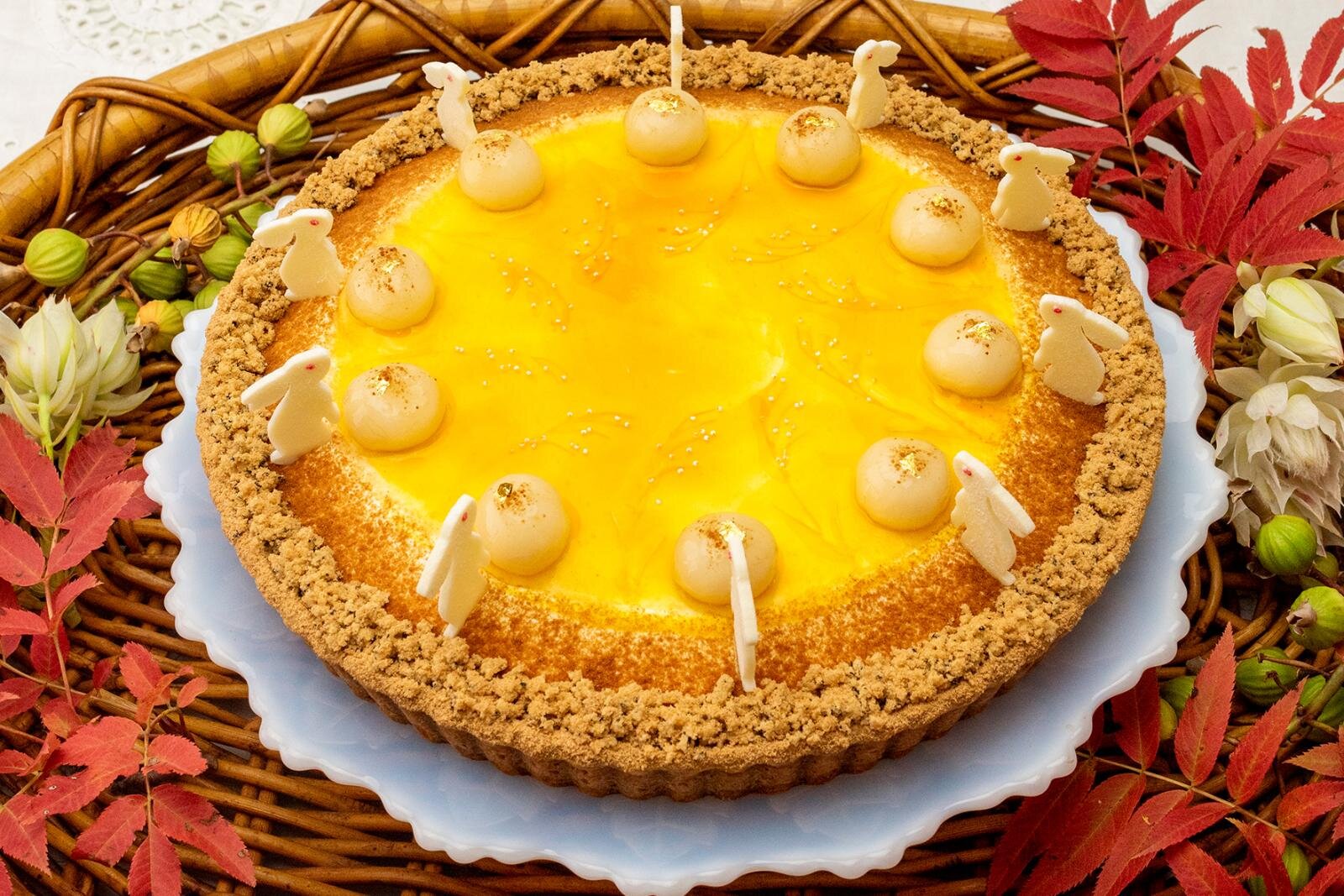 キル フェ ボン「お月見タルト」白ごまブラマンジェ×黒蜜きなこの和風タルト、ウサギ型チョコをオン