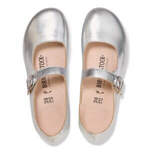 ビルケンシュトック”丸みを帯びたトゥ”のメリージェーン、光沢感ベロアのレッド＆ブラックなど｜写真7