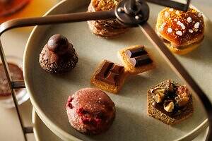 ル・ショコラ・アラン・デュカスの"南仏伝統菓子"アフタヌーンティー＆ナッツ香るショコラデザート