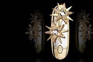 ゲラン25年クリスマスコフレ、“2つの星が瞬く”限定ケース＆人気リップ「ルージュ ジェ」3本セット