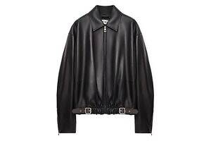 ロエベ“ベルト付き”レザージャケット＆なめらかなレザーのバルーンシルエットジャケット