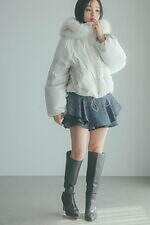 スナイデルのアウター、“リボン付き”ショートコート＆ふんわりファー配したダウンジャケット｜写真11