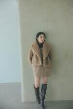 スナイデルのアウター、“リボン付き”ショートコート＆ふんわりファー配したダウンジャケット｜写真17