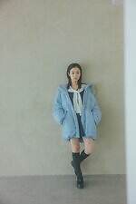 スナイデルのアウター、“リボン付き”ショートコート＆ふんわりファー配したダウンジャケット｜写真9