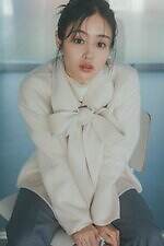 スナイデルのアウター、“リボン付き”ショートコート＆ふんわりファー配したダウンジャケット｜写真2