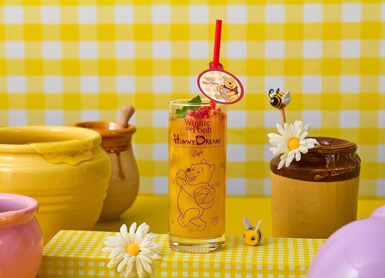 ディズニー「くまのプーさん」カフェが東京＆大阪に、“ひょっこり顔出す”シチューやはちみつ風味のラテ｜写真8