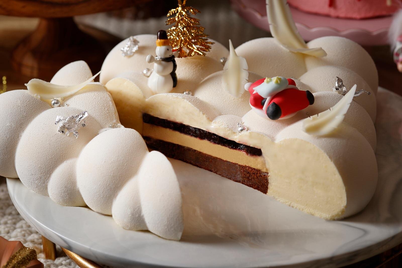 ザ ストリングス 表参道25年クリスマスケーキ、“もこもこ雲”なホワイトチョコムース＆王道苺ショート｜写真3
