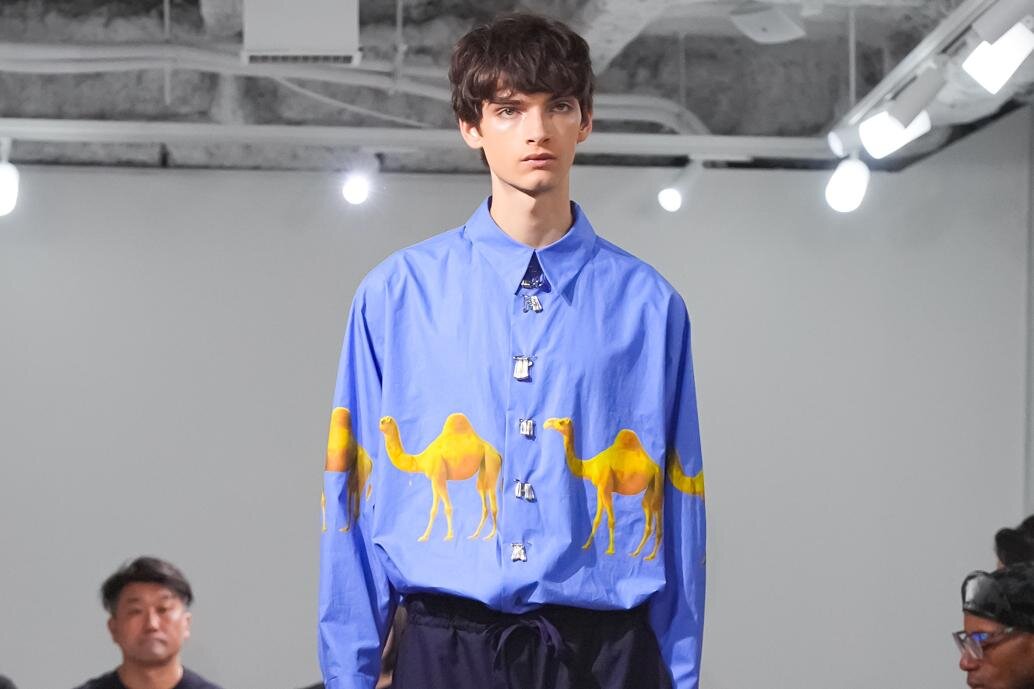 ミツル オカザキ 2026年春夏コレクション - 夢を追う少年の姿