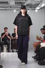 ミツル オカザキ 2026年春夏コレクション - 夢を追う少年の姿｜写真19