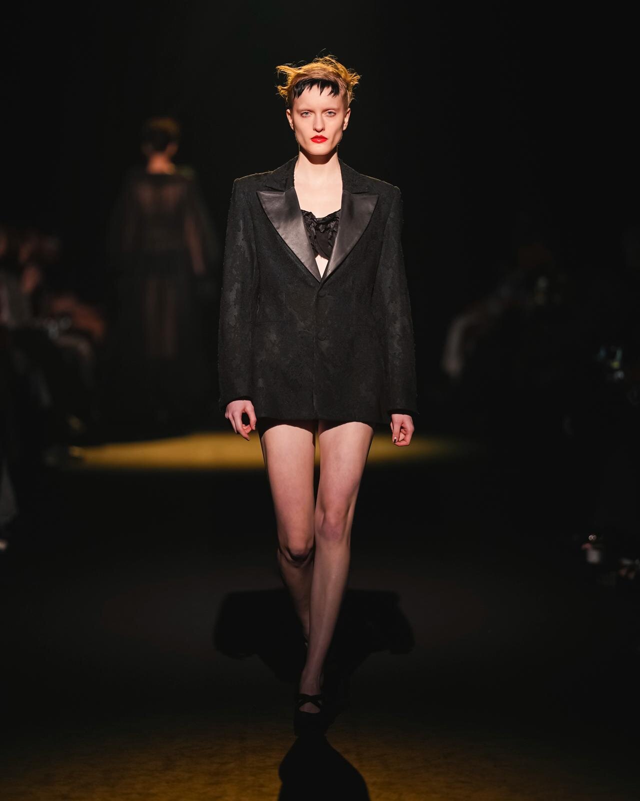 ヴィヴィアーノ(VIVIANO) 2026年春夏ウィメンズコレクション シルエット - 写真4