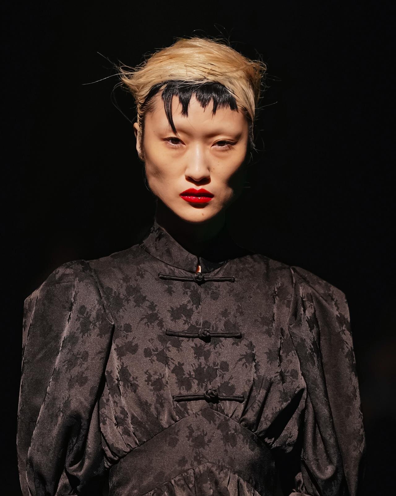 ヴィヴィアーノ(VIVIANO) 2026年春夏ウィメンズコレクション  - 写真9