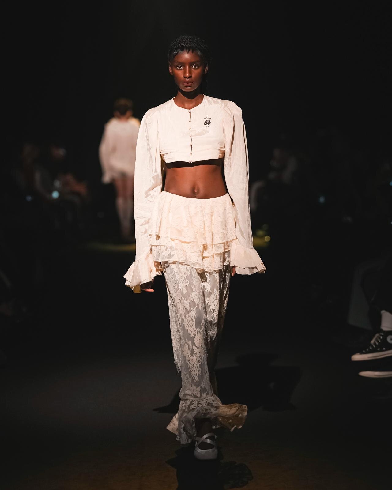 ヴィヴィアーノ(VIVIANO) 2026年春夏ウィメンズコレクション  - 写真19