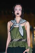 ユェチ・チ 2026年春夏コレクション - ダンスホールに舞い降りて｜写真9