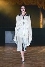 ユェチ・チ 2026年春夏コレクション - ダンスホールに舞い降りて｜写真30