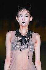 ユェチ・チ 2026年春夏コレクション - ダンスホールに舞い降りて｜写真43