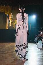 ユェチ・チ 2026年春夏コレクション - ダンスホールに舞い降りて｜写真44