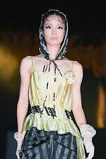 ユェチ・チ 2026年春夏コレクション - ダンスホールに舞い降りて｜写真58